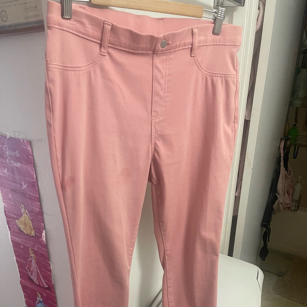 Women’s pink pants/jeggings